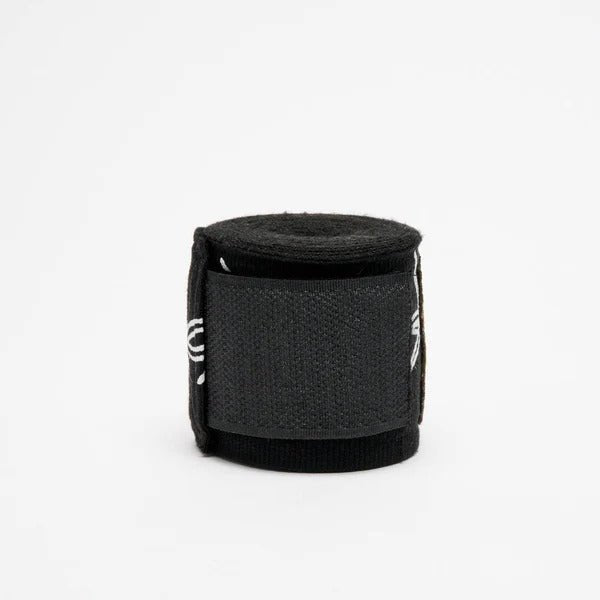 Detalle del cierre de velcro de las vendas semielásticas LEONE x IUTER para una fijación segura