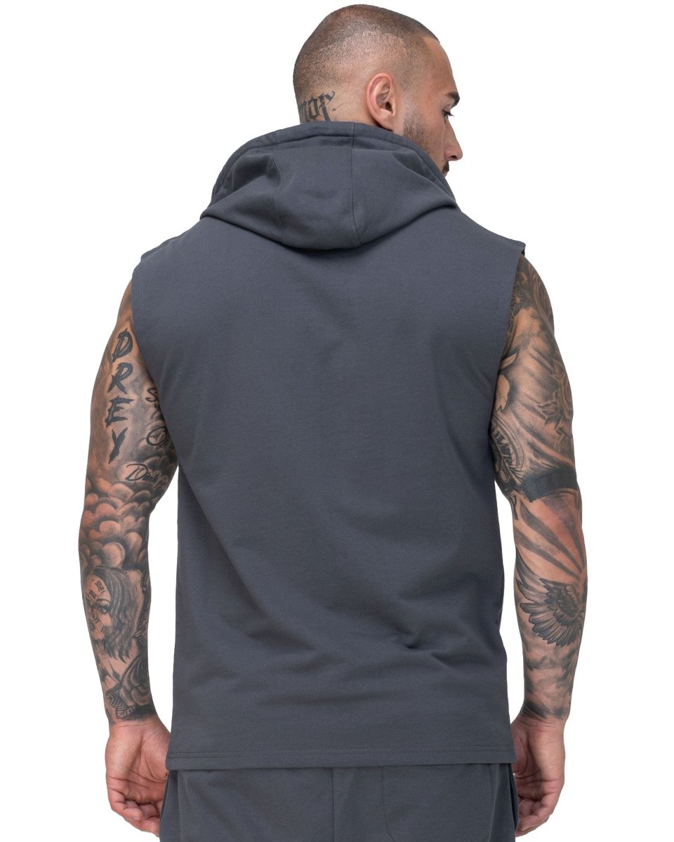 Detail der verstellbaren Kapuze mit Schnürsenkeln des ärmellosen BenLee-Sweatshirts