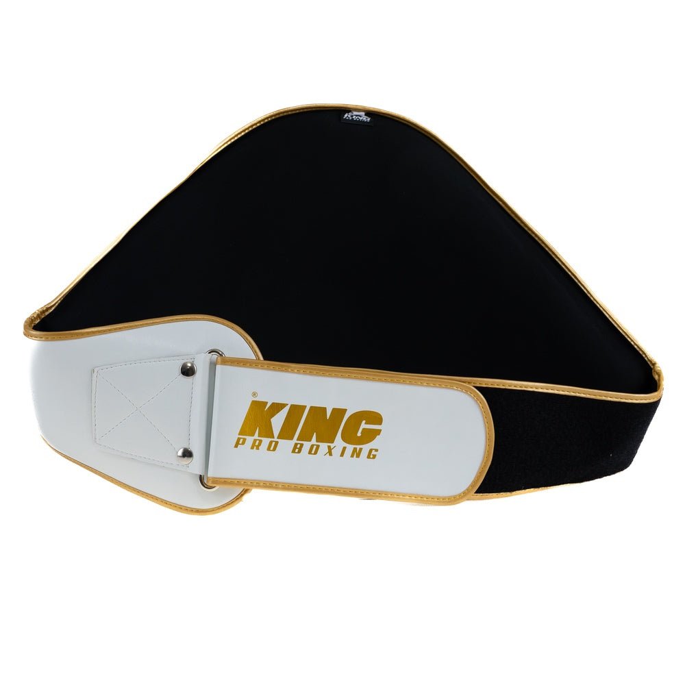 Rückseite des weißen King Pro Boxing-Gürtels mit verstellbaren Trägern und Lordosenstützpolster
