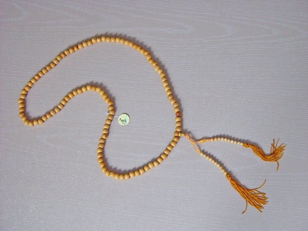 Traditional Shaolin necklace with 108 beads in scented natural wood