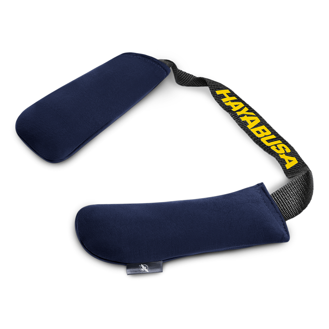 Paar marineblaue Hayabusa-Handschuh-Desodorierer, verbunden durch Riemen, Vorderansicht
