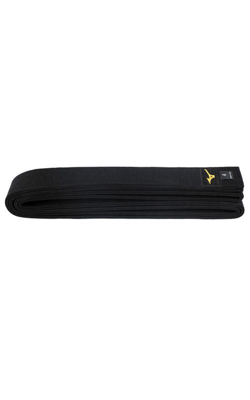 Dettaglio ricamo dorato 3D logo Mizuno Runbird su cintura nera Kuro