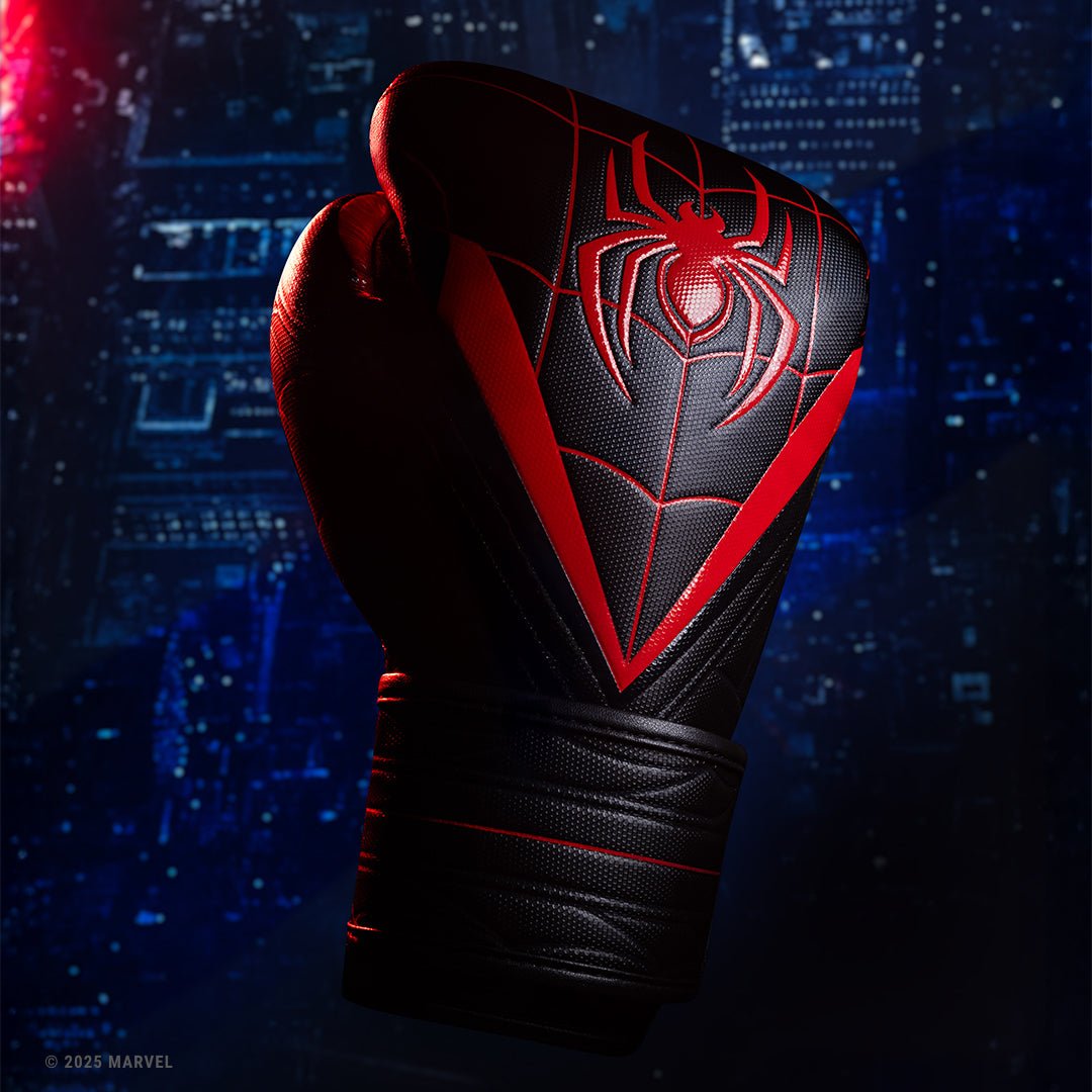 Vista del guante individual Hayabusa Marvel Miles Morales, detalle del cuero Vylar® y cierre Dual-X®