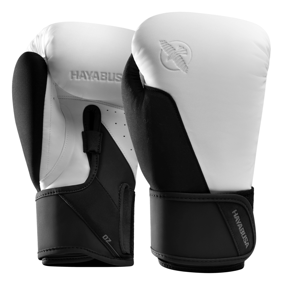 Guantes de boxeo Hayabusa T360 blancos y negros vistos desde el frente en primer plano