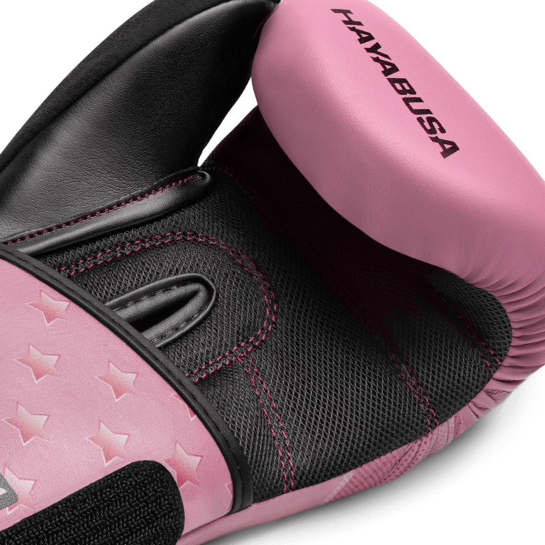 Detalhe técnico da luva individual feminina Hayabusa S4 Epic Stella com espuma injetada absorvente de choque