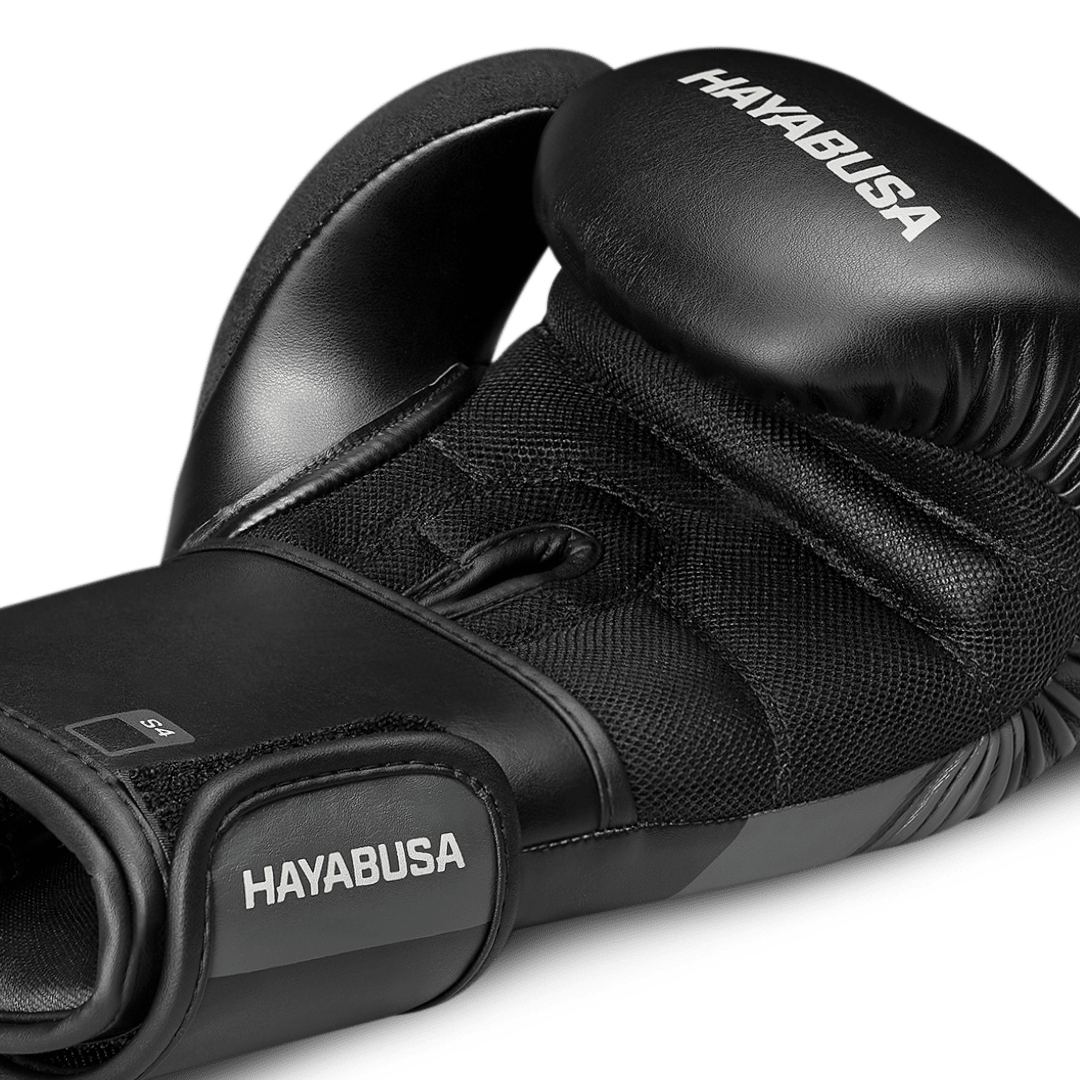 Vista interna da palma da luva Hayabusa S4 preta com barra de aderência integrada