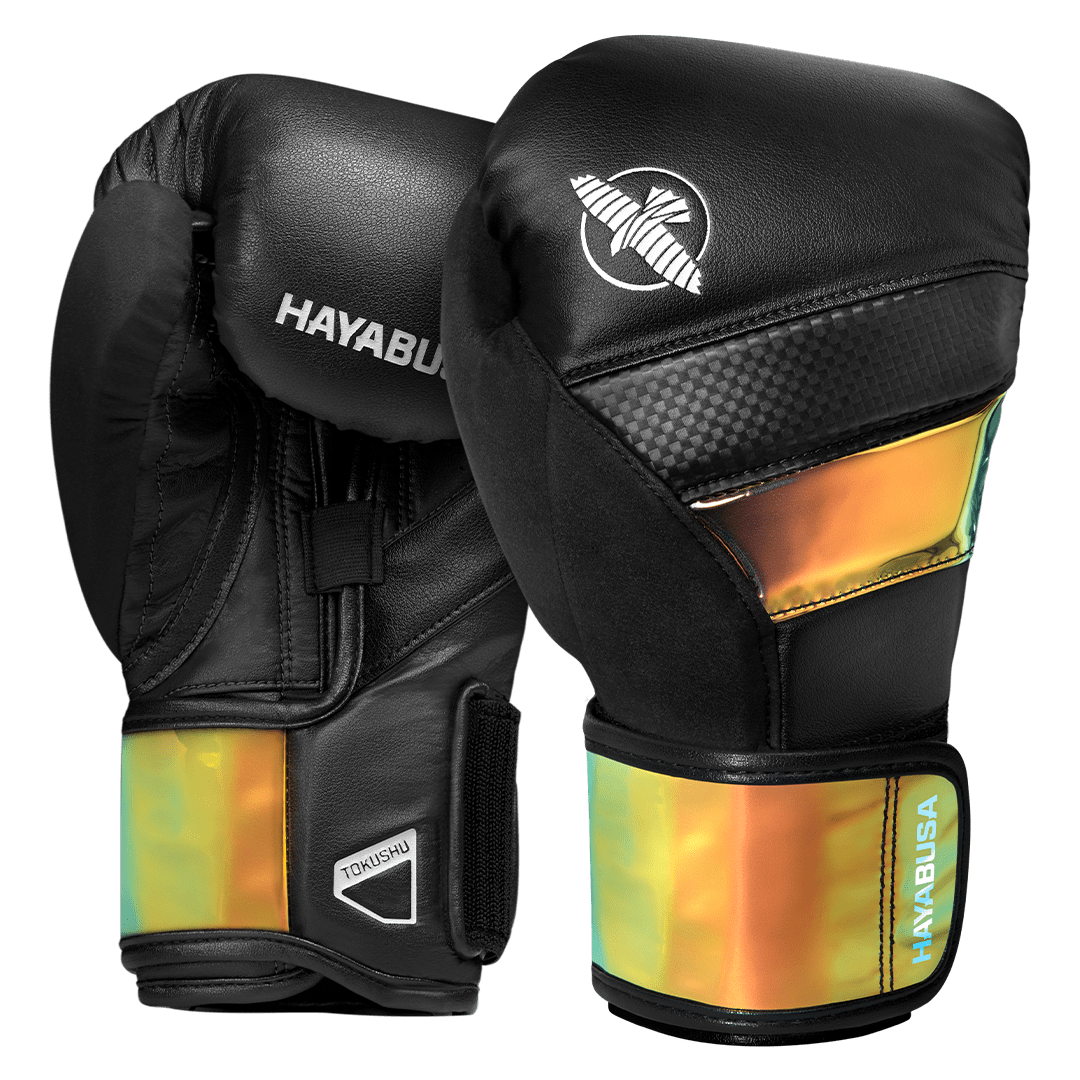 Guantoni Hayabusa T3 neri con effetto cangiante iridescente.