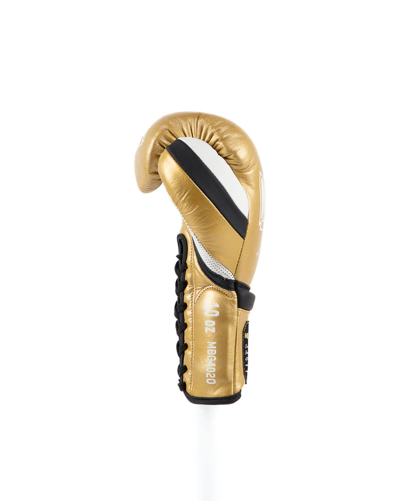 Dettaglio singolo guantone Metal Boxe Legacy Horsehair oro, finitura artigianale