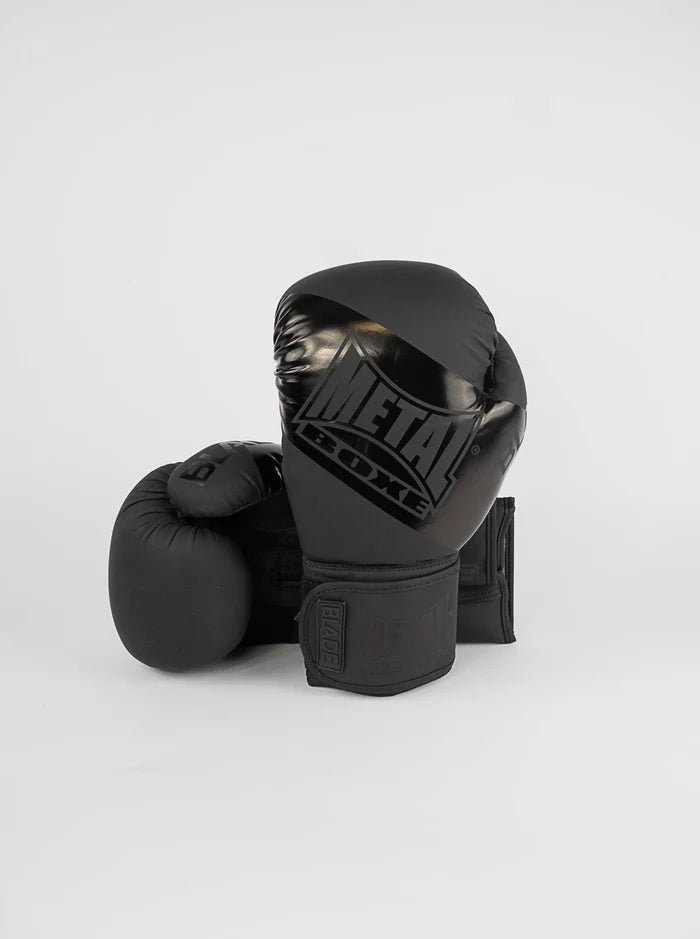 Front view of the total black Metal Boxing Blade gloves