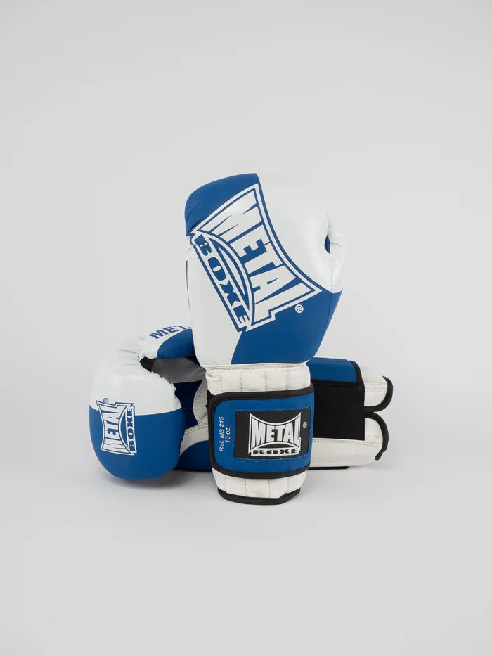 Vista frontal das luvas de boxe de metal azul e branco Savate
