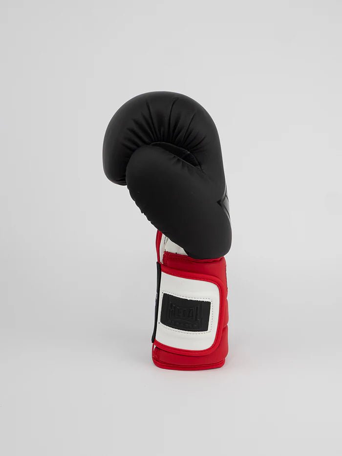 Vista lateral das luvas Metal Boxing Sparring, detalhes de punho alto e proteção para o polegar