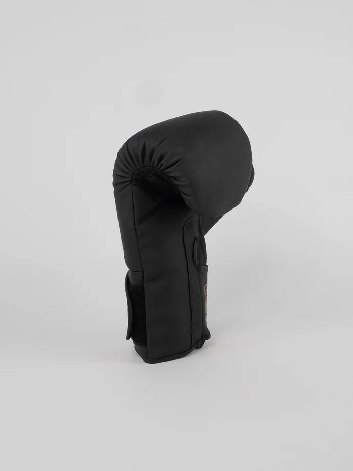 Vue de la paume des gants Metal Boxing Starter noir rouge, coupe anatomique