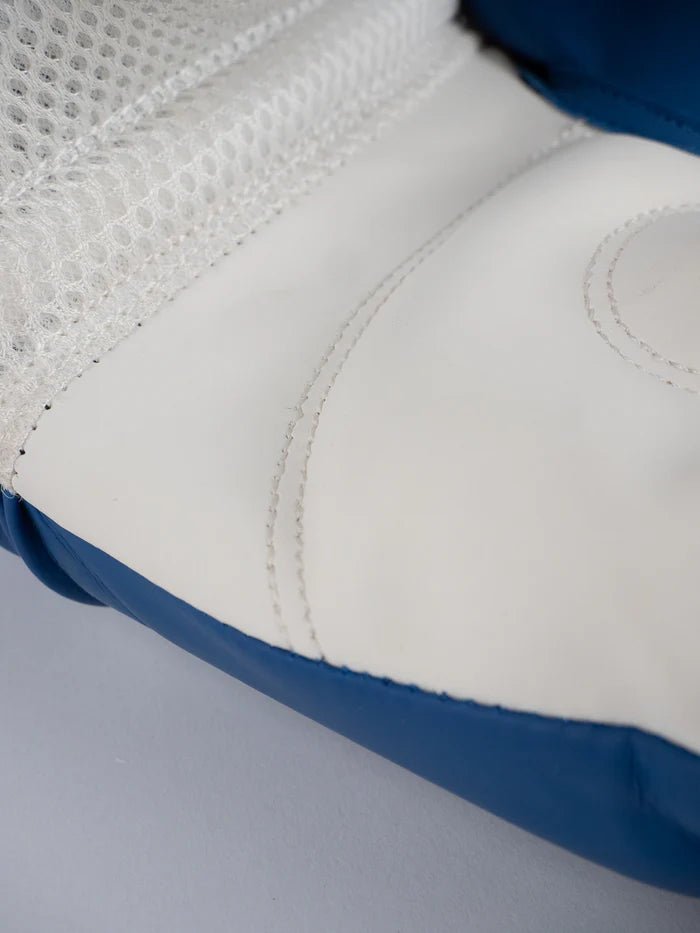 Paume ventilée avec technologie WindTec Gants de boxe en métal bleu