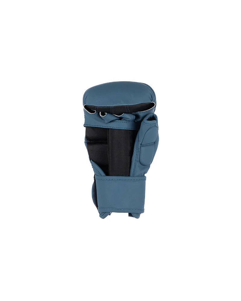 Vista del palmo guanti MMA Metal Boxe The Shell blu dettaglio chiusura elastica e velcro