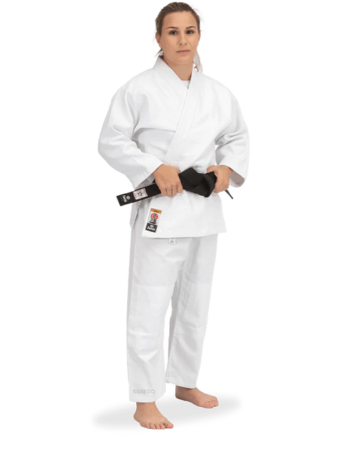 Judogi Daedo Gold 525 gsm in optical white cotton and polyester complete with jacket and trousers.