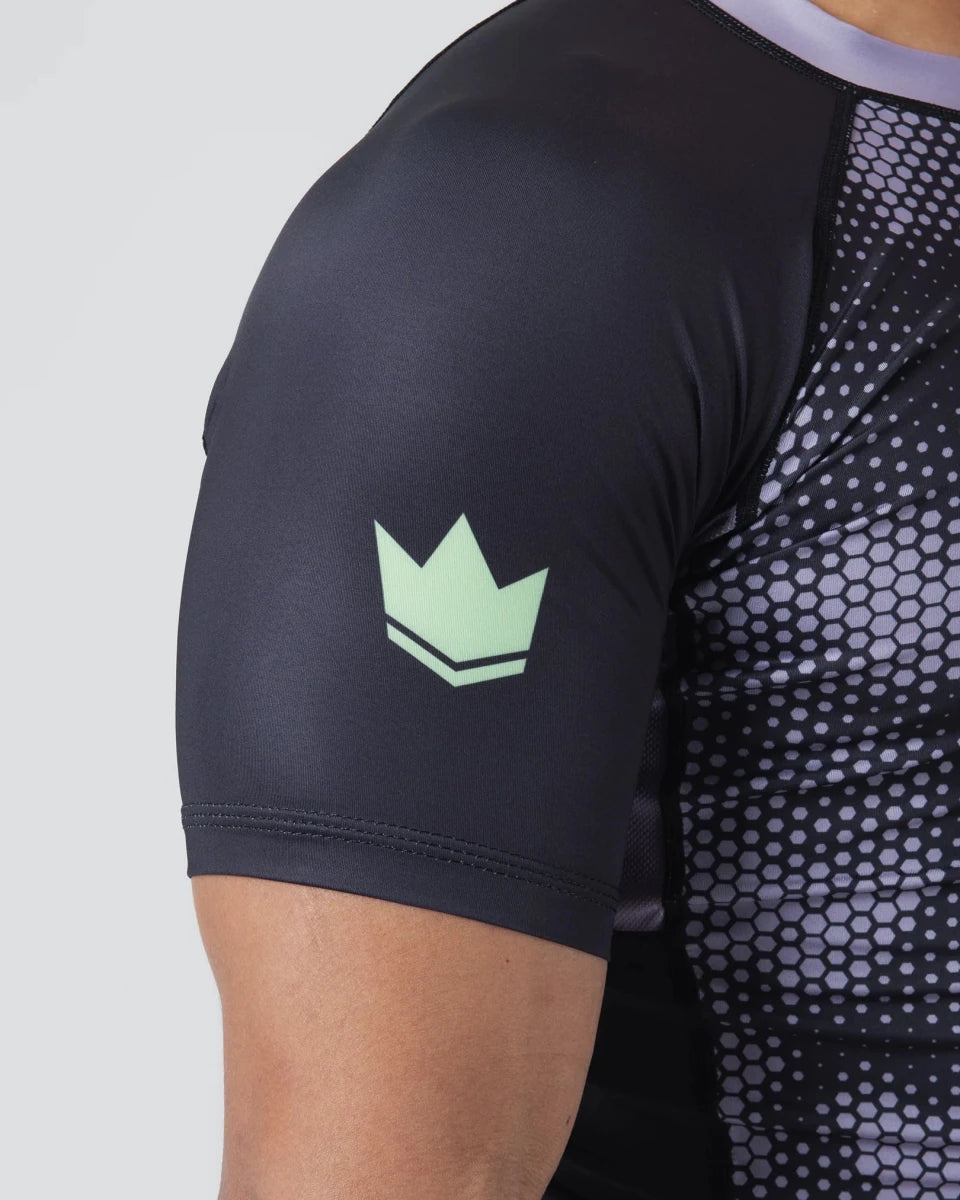 Detalle del tejido técnico elástico y costuras de la licra Kingz Viper
