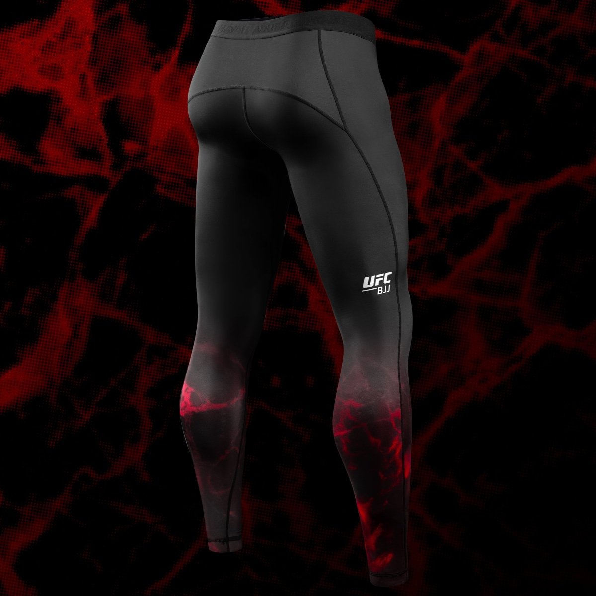 Vista posteriore dei leggings UFC BJJ Spats neri e rossi, che mostra il taglio ergonomico e le cuciture piatte