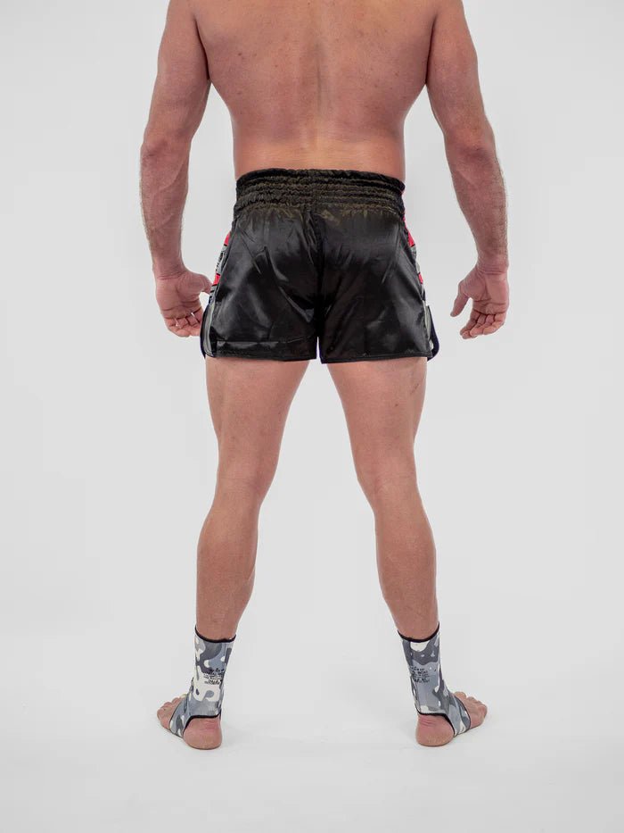 Rückansicht Kick Pro Metal Boxshorts Herren, professionelle Passform für den Ring