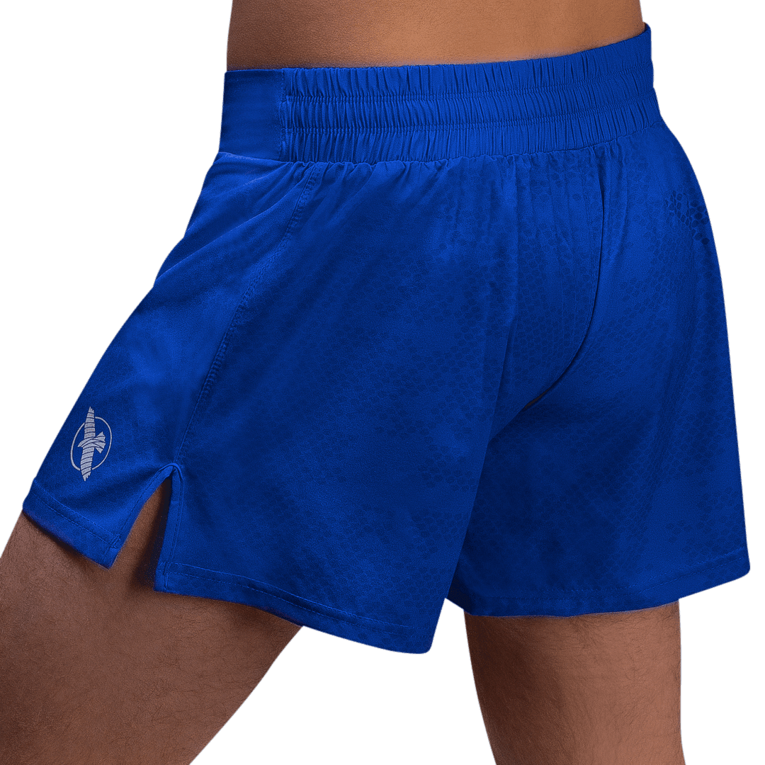 Vue arrière du short bleu Hayabusa Arrow, en tissu technique respirant