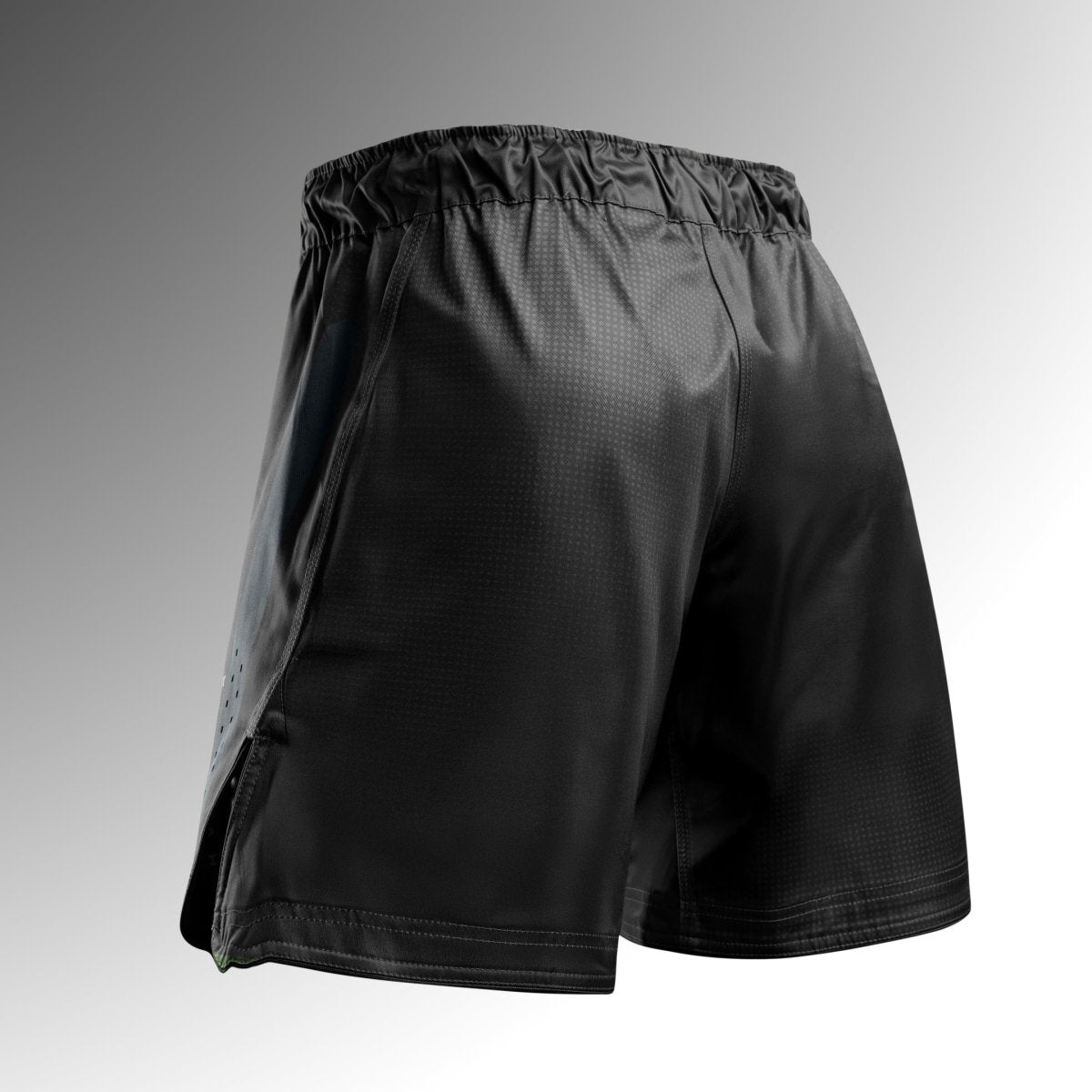 Vista trasera del pantalón corto negro Hayabusa Core 3/4 MMA, tejido resistente a desgarros