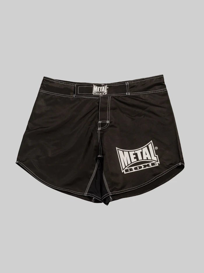 Vorderansicht MMA Metal Boxing Short Cut schwarze Shorts aus leichtem Polyester