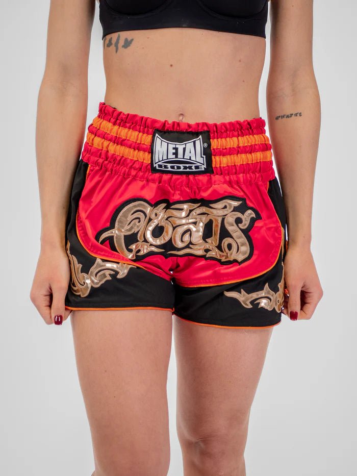 Pohled zepředu dámské Muay Thai šortky Metal Boxing Lumpinee červené