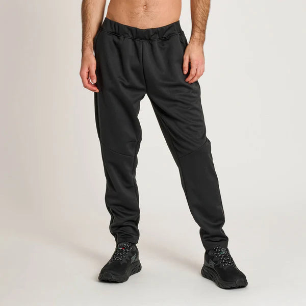 Vista frontale dei pantaloni tecnici Black Lion Leone 1947 in tessuto Interlock nero