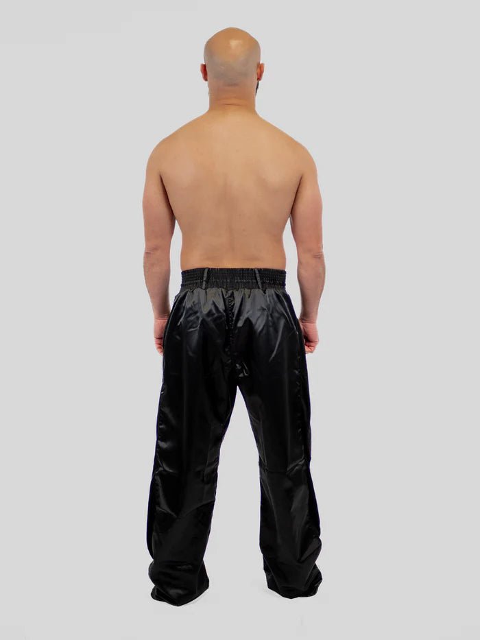 Detail depan Celana Kickboxing anak Metal Boxing Prima fokus pada pinggang elastis