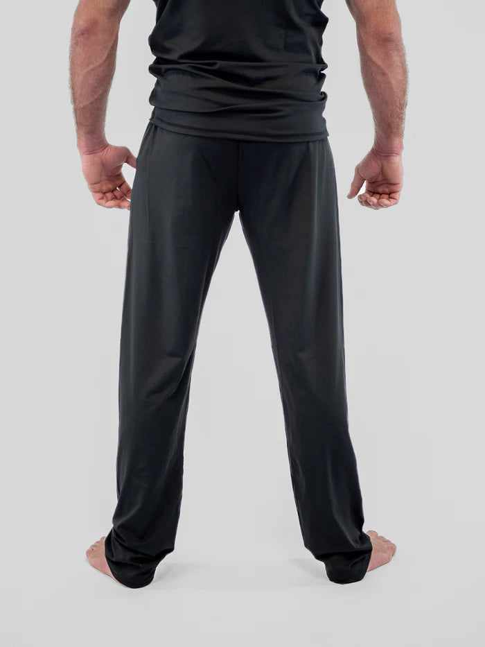 Vista posteriore pantaloni Savate Metal Boxe neri ergonomia e comfort