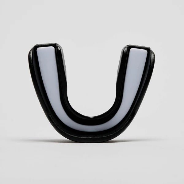 Interno in gel bianco del paradenti Leone x Iuter per una modellazione perfetta sui denti