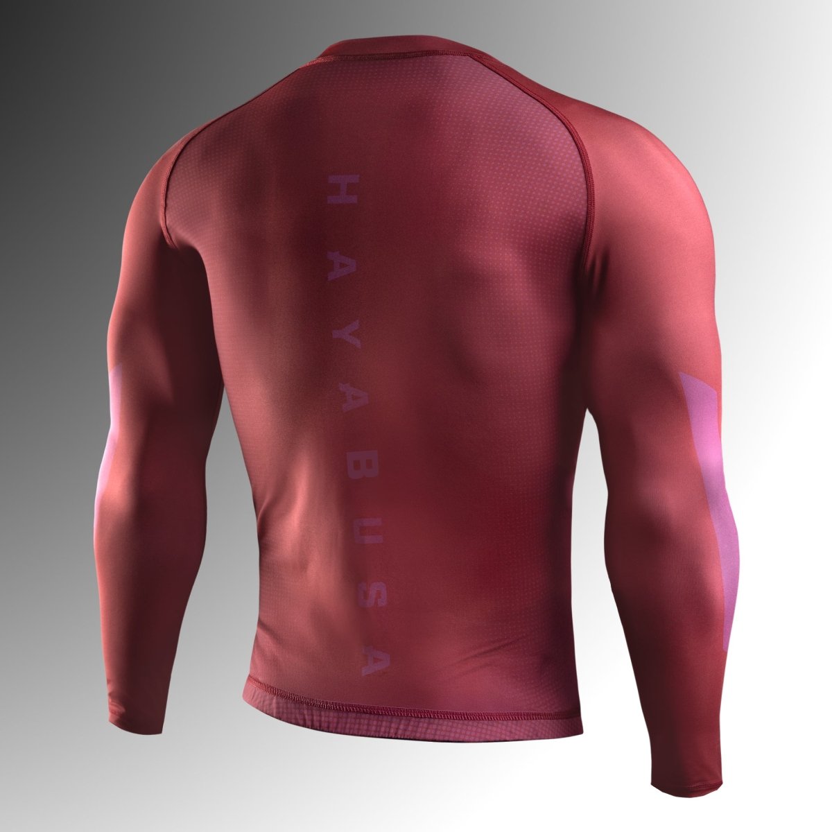Zadní pohled na červený rashguard Hayabusa, ultra odolné prošívání pro bojové sporty
