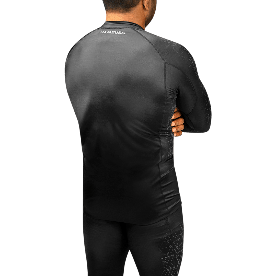 Rear view of the gray Hayabusa Geo rashguard, ergonomic and protective design