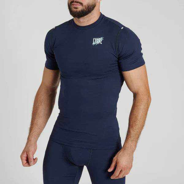 Vista frontale della rashguard Leone 1947 Primal Instinct blu per MMA e Grappling