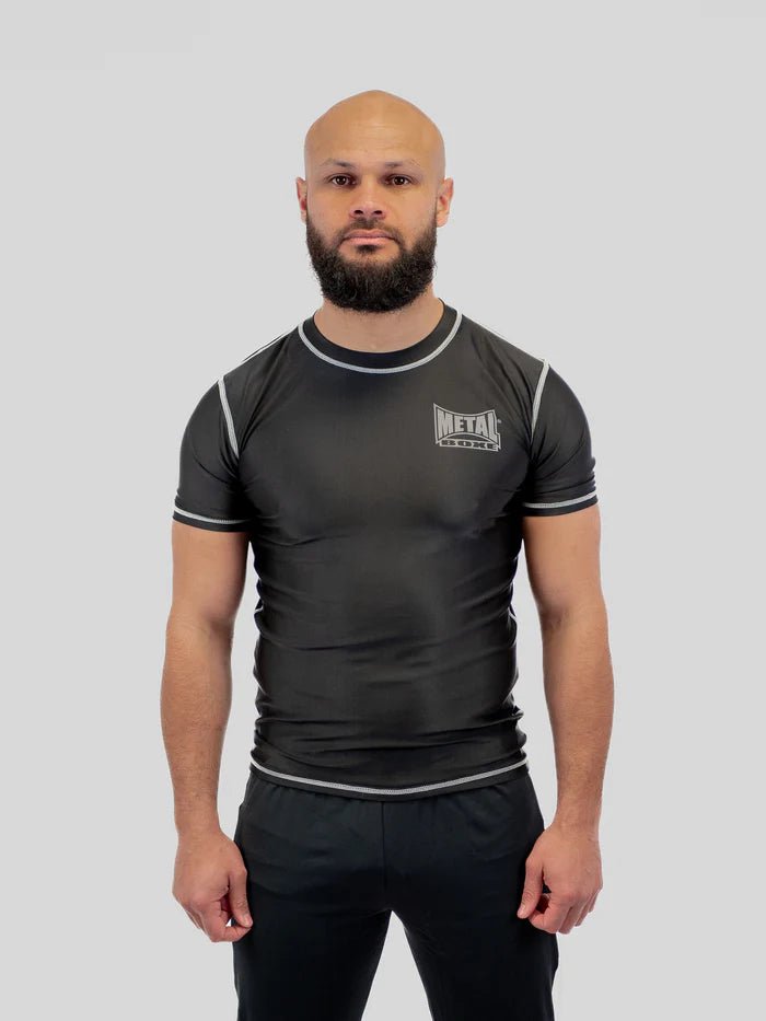 Vista frontal principal camiseta técnica de compresión lycra Metal Boxing hombre negra