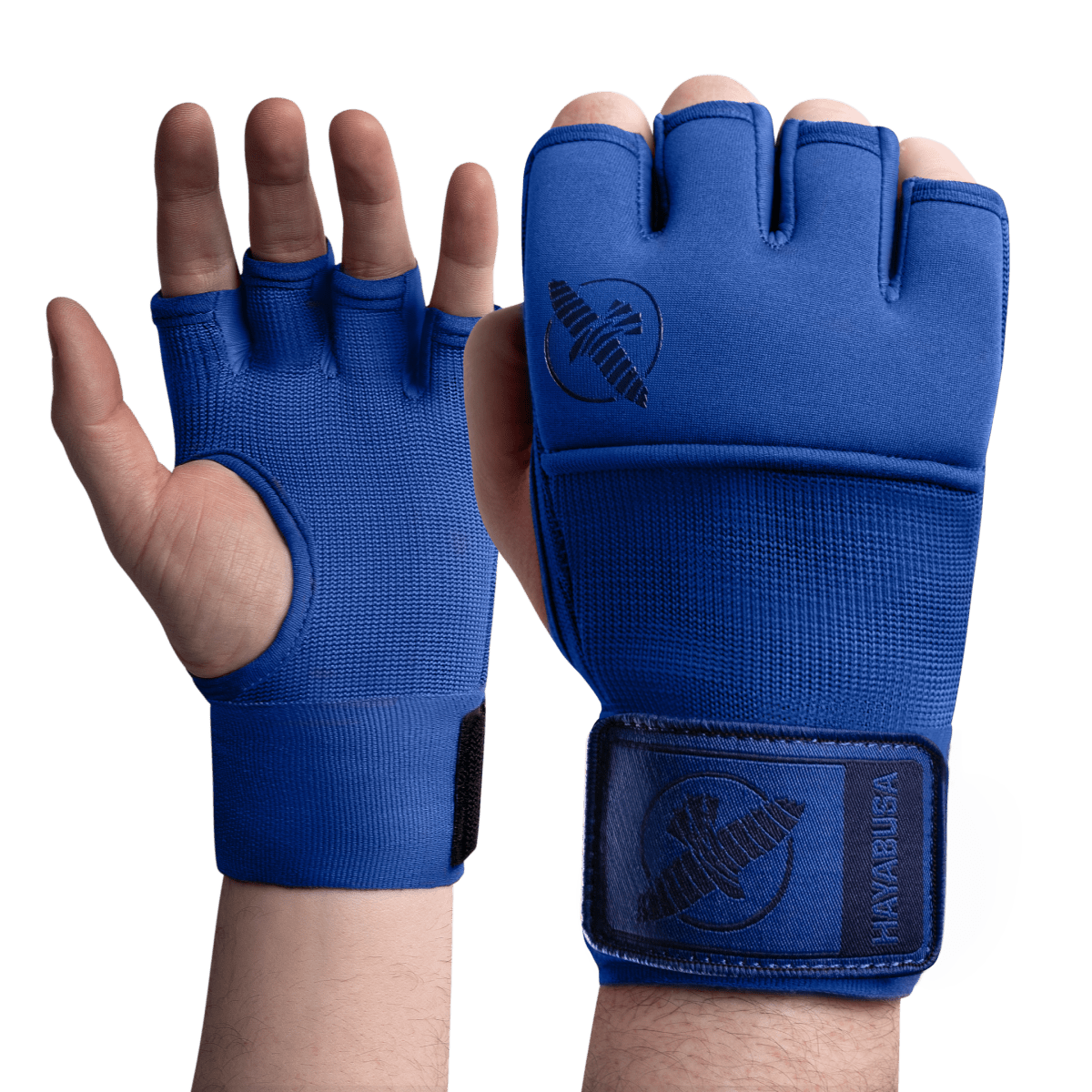 Vista frontale dei sotto-guanti blu Hayabusa Deluxe Quick Wraps per sport da combattimento