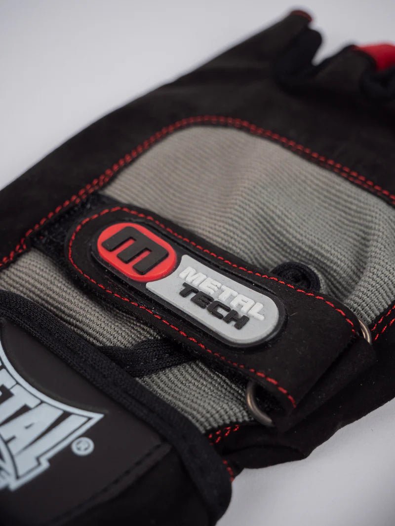 Close-up of the Metal Tech technological detail on the protective gel area of the Extrem liners