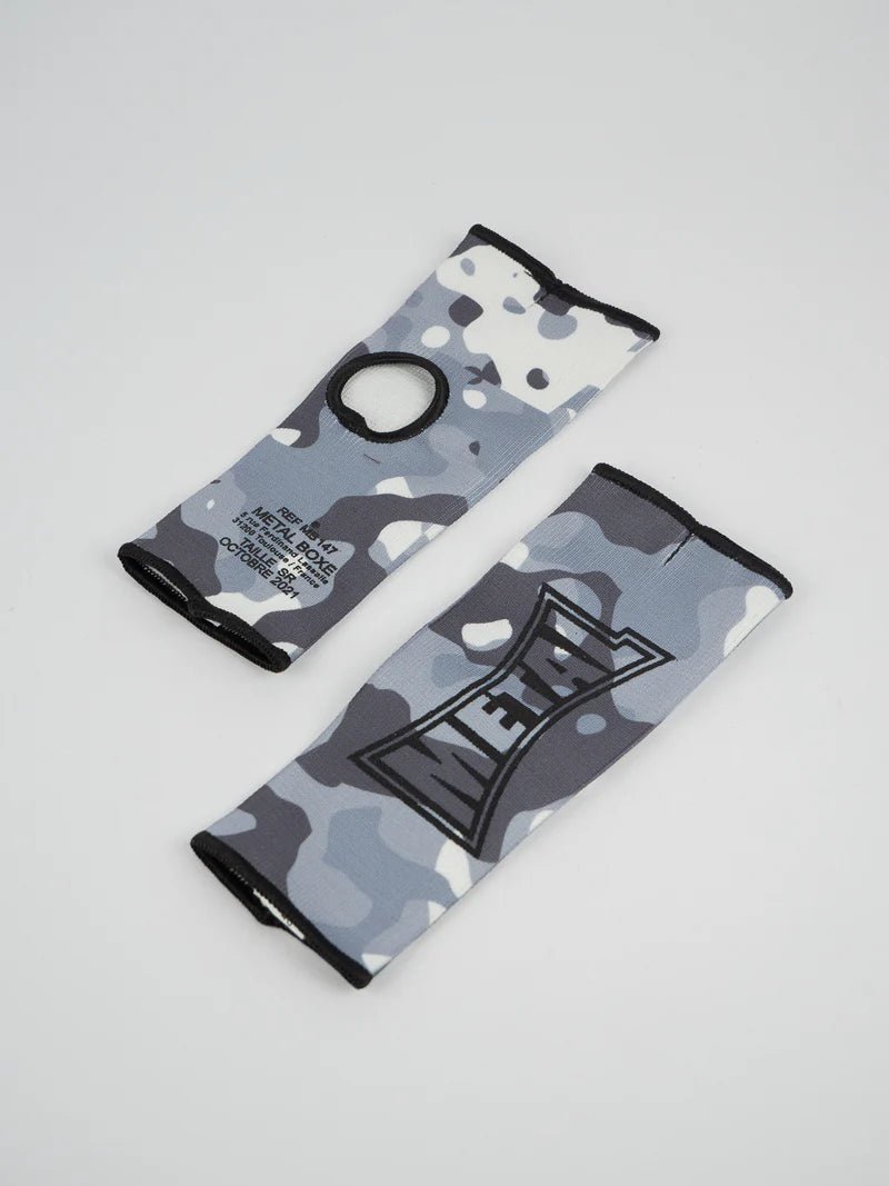 Par de luvas de meio dedo camufladas Metal Boxing, detalhe do tecido elástico