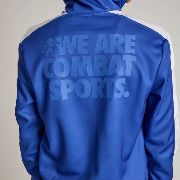 Detalle de la cremallera de la sudadera y la textura del tejido de punto doble del chándal azul Leone Stripe