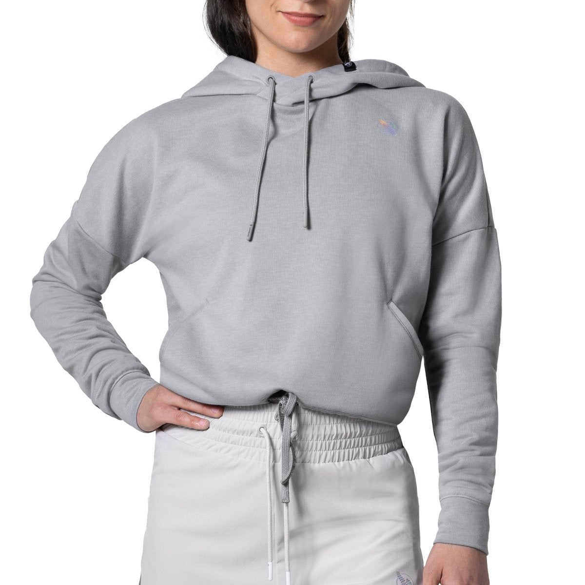 Vista frontal de la sudadera corta Hayabusa gris melange en suave tejido polar premium