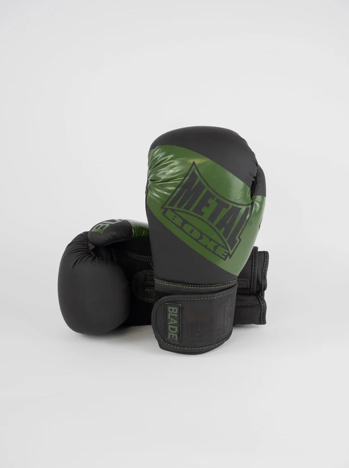 Vista frontale dei guantoni Metal Boxe Blade nero e khaki