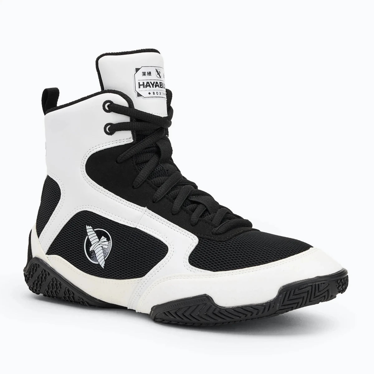 Weiße Hayabusa Pro Boxschuhe von vorne für Spiele und Training.
