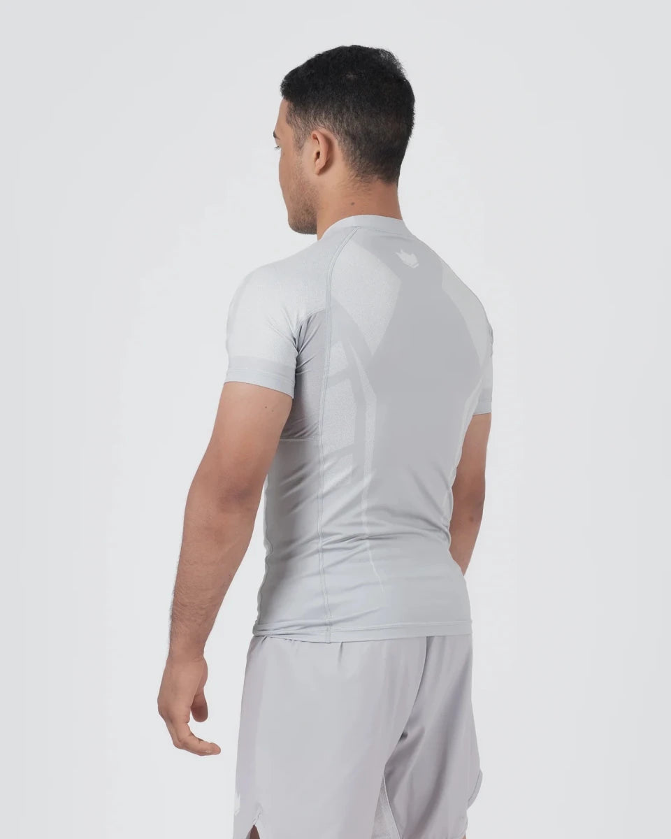 Vista trasera del Rashguard Kingz Ghost con diseño sublimado de alta calidad.