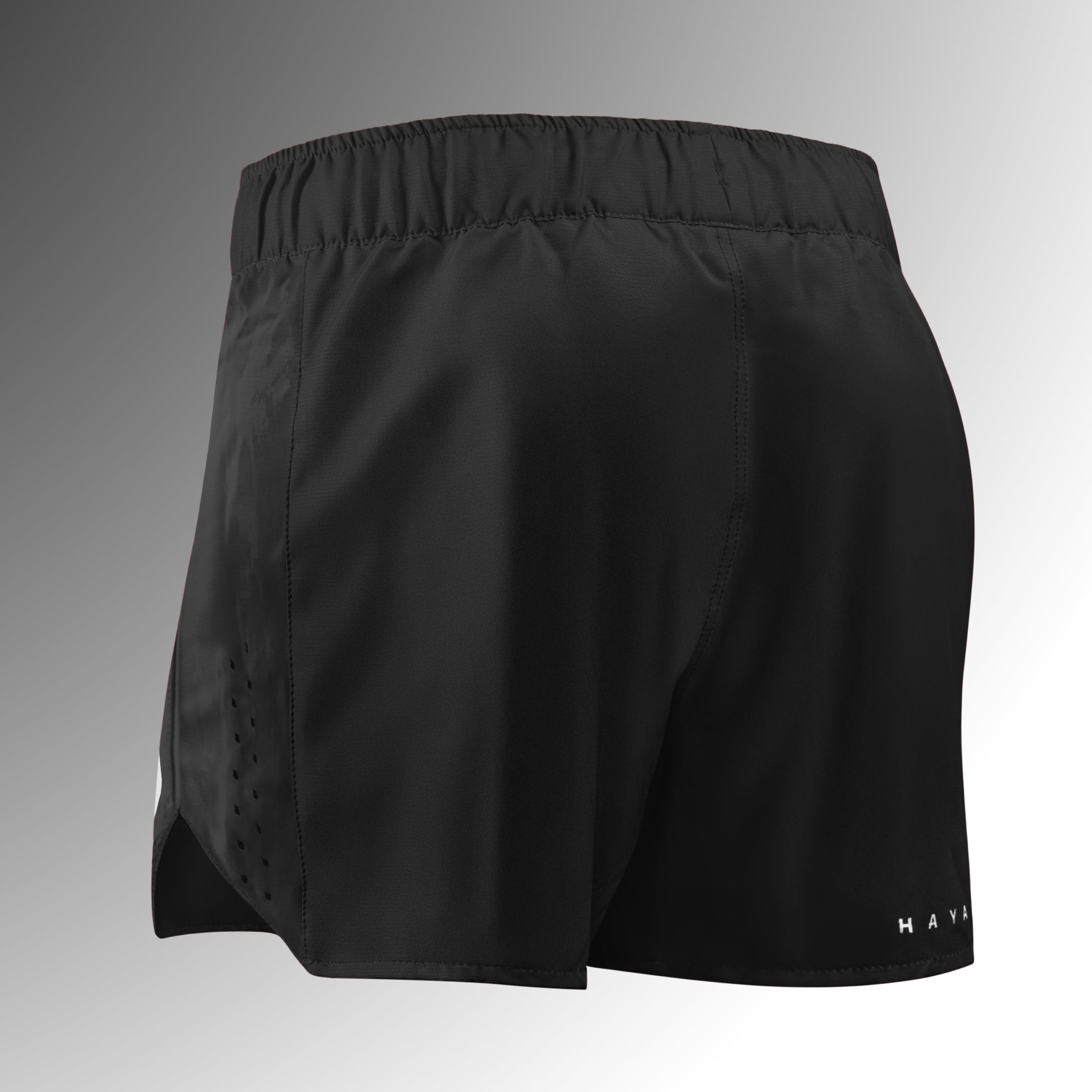 Vista posteriore dei pantaloncini Hayabusa Apex neri, design antistrappo con fori di ventilazione laser