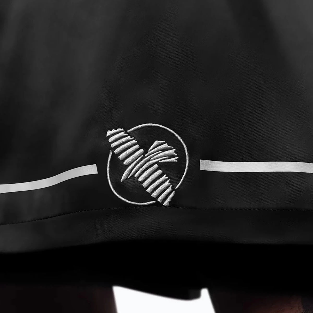 Patch bordado com logotipo da Hayabusa em shorts de boxe preto